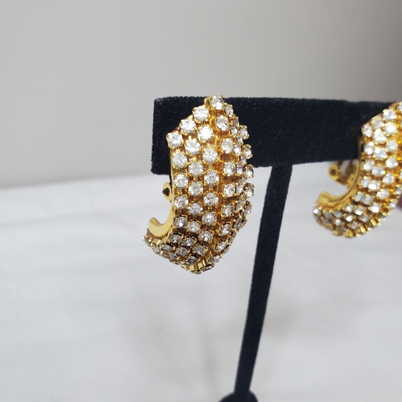 Vintage Gold Tone And Rhinestone Clip-On Earrings - Picture 8 of 10